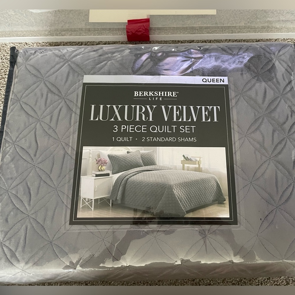 Brand New Gray Velvet Quilt Set Size Queen